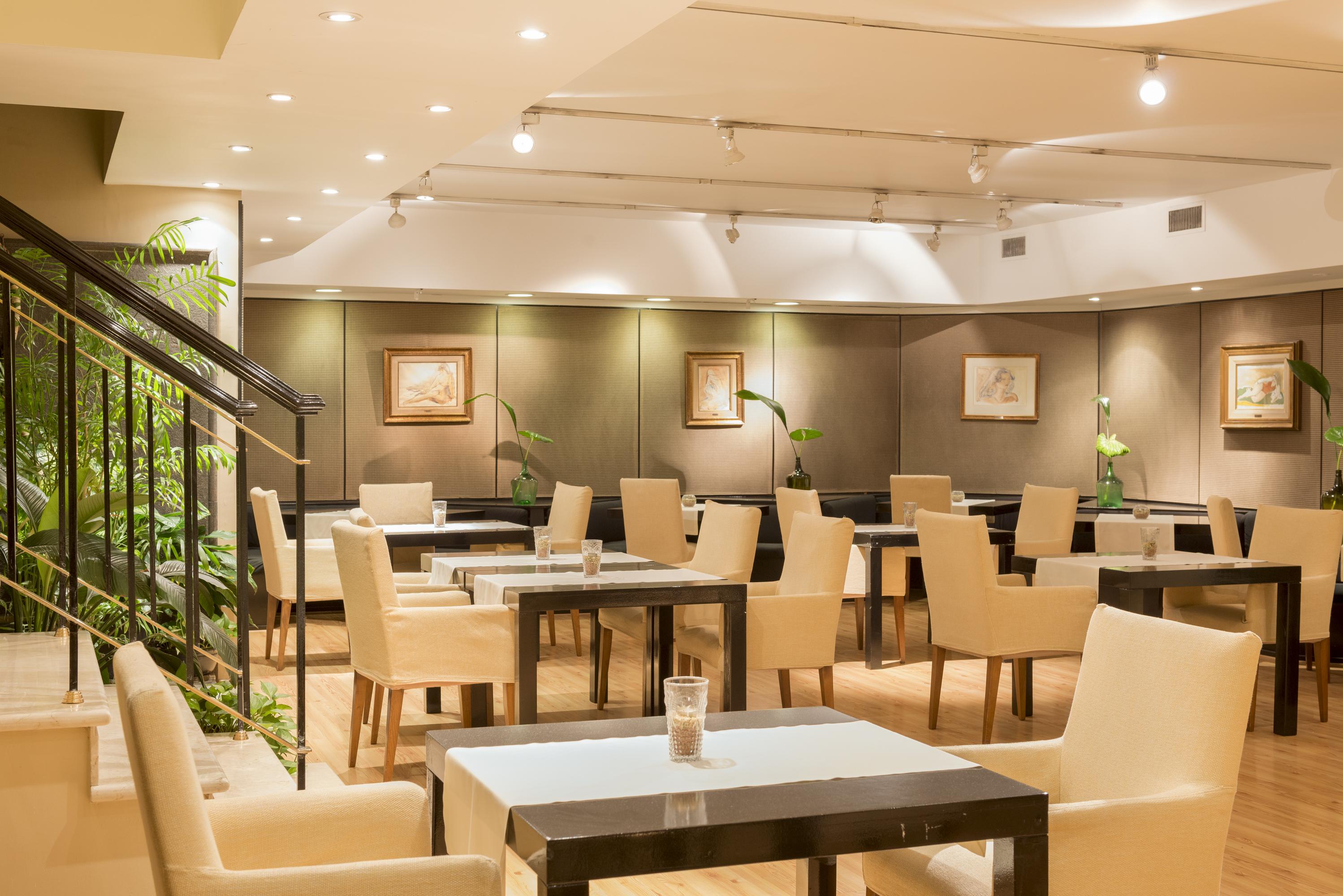Loi Suites Recoleta Hotel Ciudad Autónoma de Ciudad Autónoma de Buenos Aires Exterior foto The lounge at Tokyo International Airport